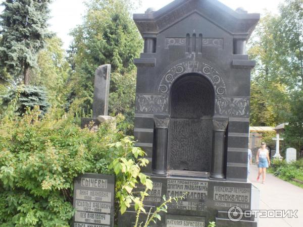 Новодевичье кладбище (Россия, Москва) фото