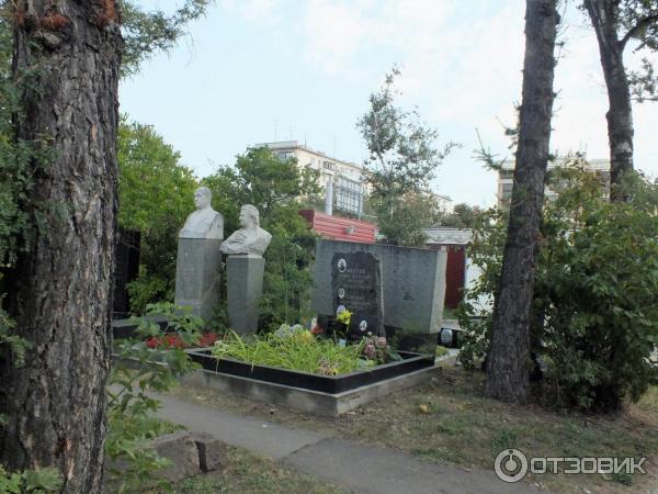 Новодевичье кладбище (Россия, Москва) фото
