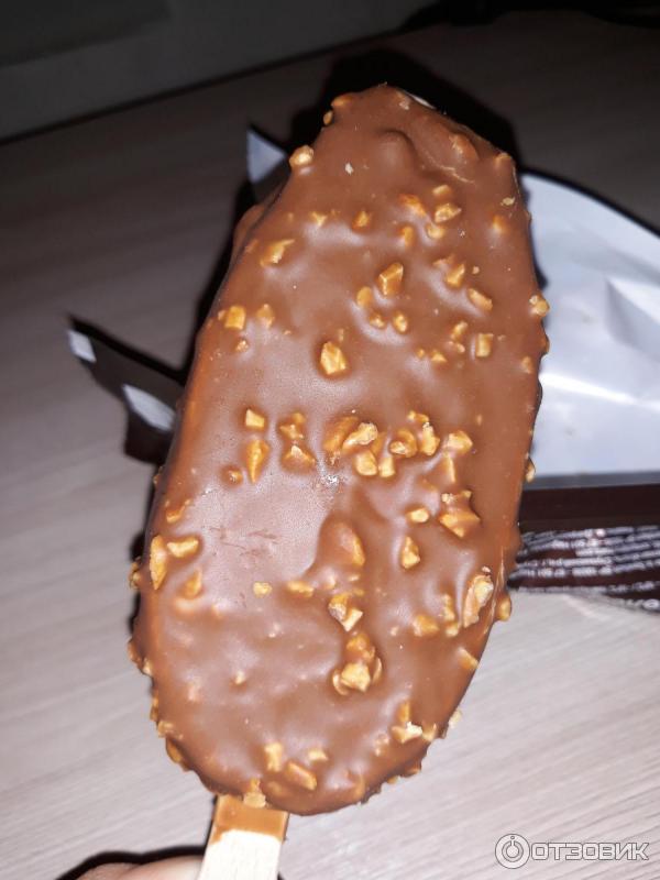 Сникерс эскимо. Мороженое Сникерс эскимо. Мороженое snickers батончик. Мороженое Сникерс Крипс. Ведро Сникерс 340гр.