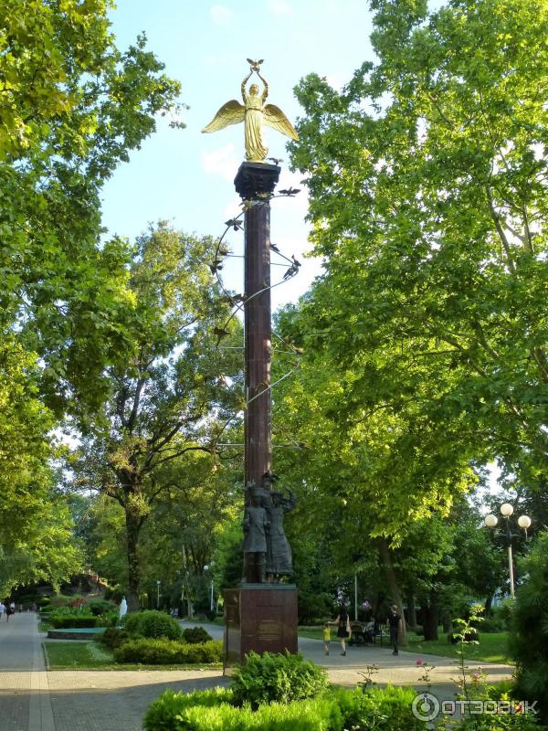 Памятник Добрый Ангел Мира