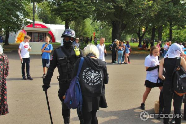 Цифровой зеркальный фотоаппарат Canon EOS 1300D Kit EF-S 18-55 IS II