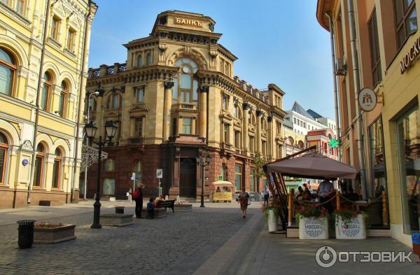 Цифровой зеркальный фотоаппарат Canon EOS 1300D Kit EF-S 18-55 IS II
