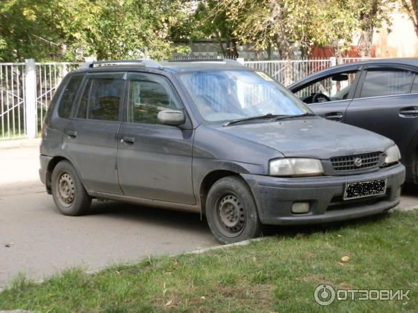 Автомобиль Mazda Demio универсал фото