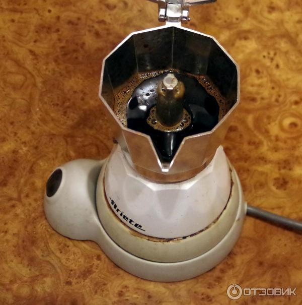 Электрическая гейзерная кофеварка Ariete 1358 Moka Aroma фото