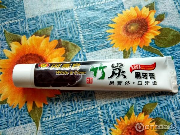 Черная бамбуковая зубная паста Charcoal Toothpaste фото