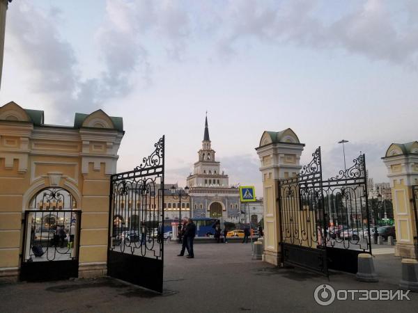 Железнодорожный Ленинградский вокзал (Россия, Москва) фото