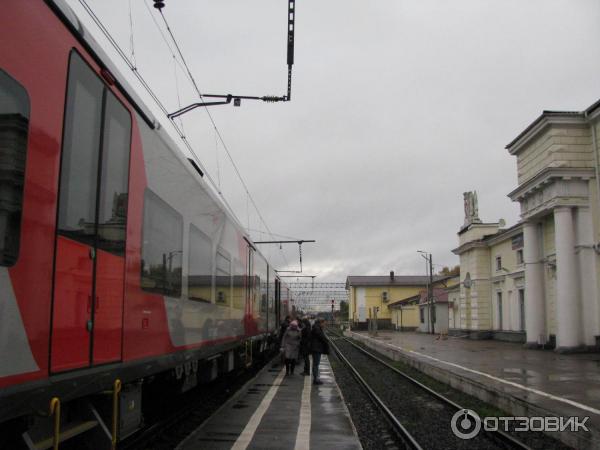 Скоростной поезд РЖД Ласточка Санкт-Петербург-Псков фото