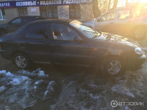 Автомобиль Chevrolet Lanos седан фото