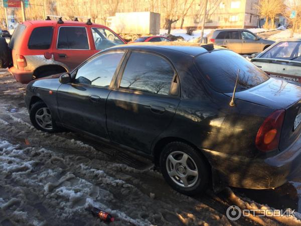 Автомобиль Chevrolet Lanos седан фото