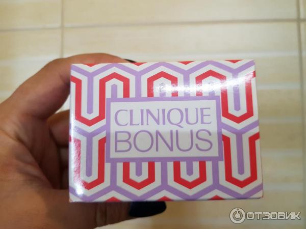 Интенсивно увлажняющий крем Clinique Moisture Surge Intense фото