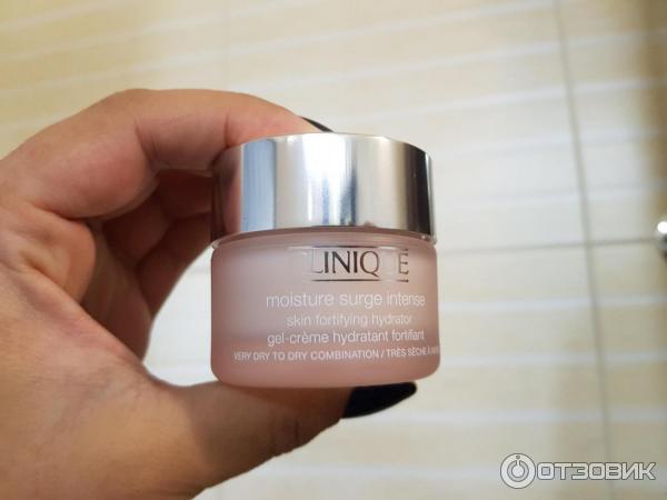 Интенсивно увлажняющий крем Clinique Moisture Surge Intense фото