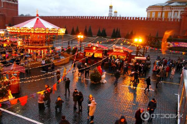 ГУМ-ярмарка на Красной площади (Россия, Москва) фото