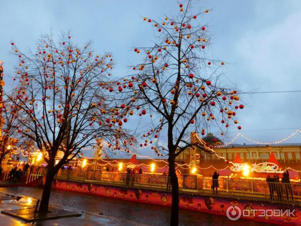 ГУМ-ярмарка на Красной площади (Россия, Москва) фото