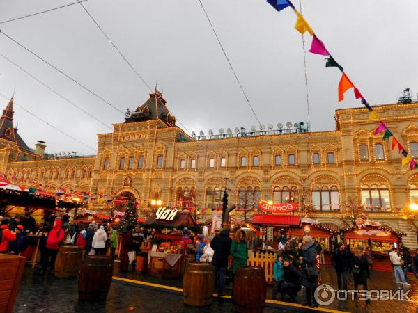 ГУМ-ярмарка на Красной площади (Россия, Москва) фото