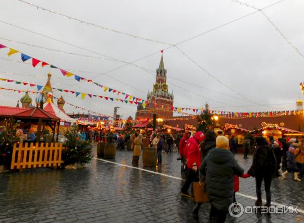 ГУМ-ярмарка на Красной площади (Россия, Москва) фото