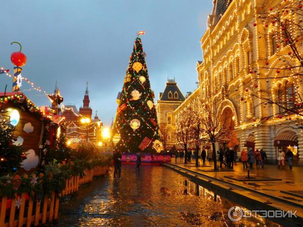 ГУМ-ярмарка на Красной площади (Россия, Москва) фото