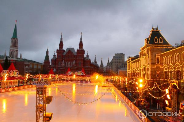 ГУМ-ярмарка на Красной площади (Россия, Москва) фото