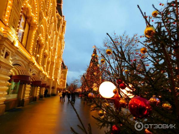 ГУМ-ярмарка на Красной площади (Россия, Москва) фото