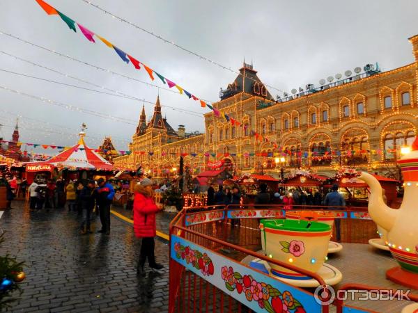 ГУМ-ярмарка на Красной площади (Россия, Москва) фото