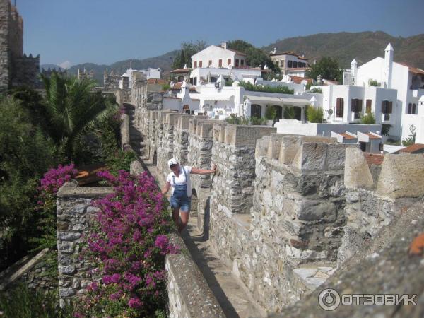 Старая крепость в Мармарисе (Турция, Мармарис) фото