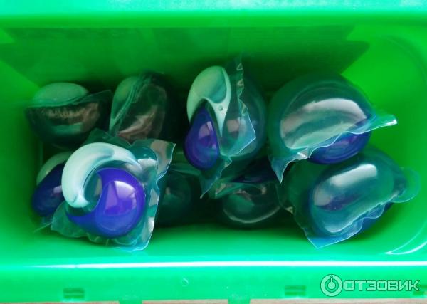 Гель для стирки в капсулах Ariel Pods 3 в 1 Горный родник фото