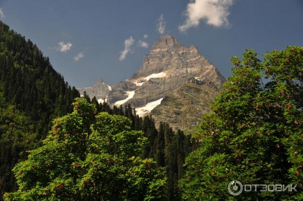 Канатная дорога в пос. Домбай (Россия, Карачаево-Черкессия) фото