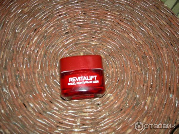 Крем лифтинг-уход L'Oreal Paris Revitalift лицо, контуры и шея фото