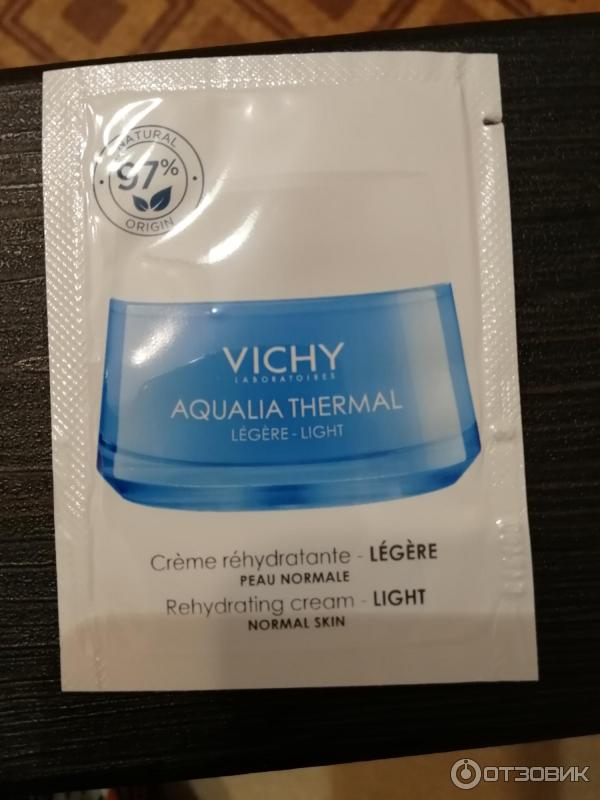 легкий увлажняющий крем для лица серии Aqualia Thermal от Vichy