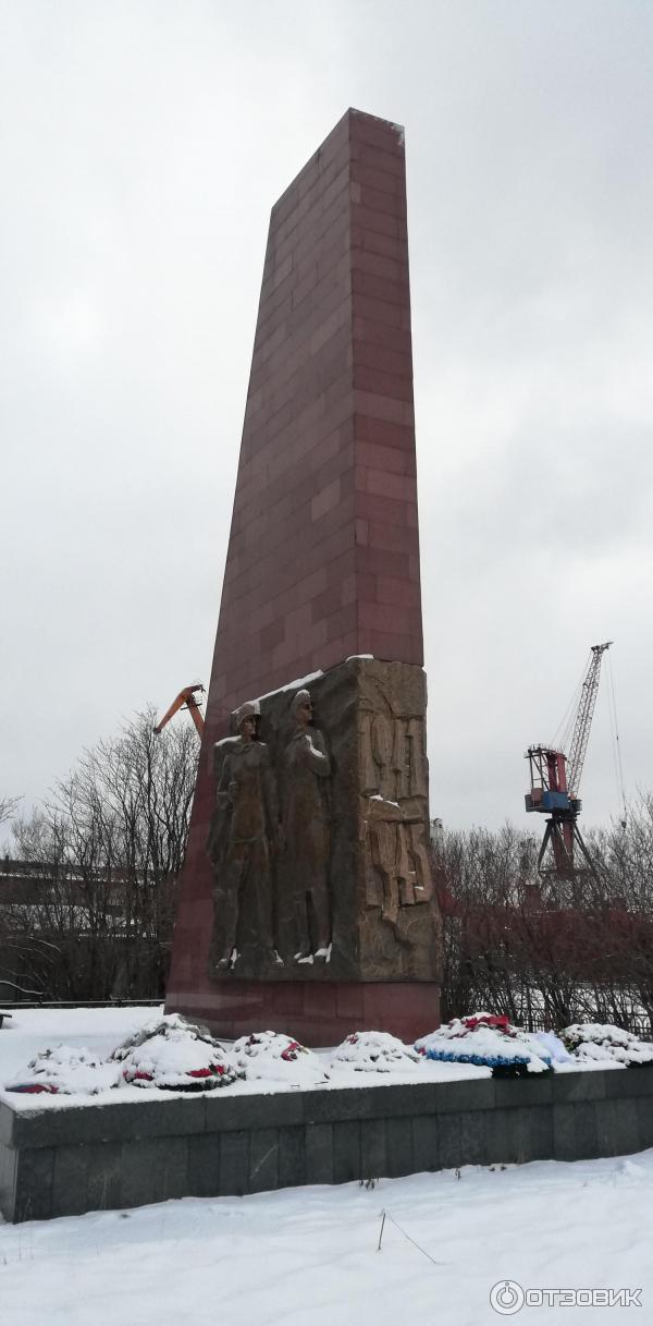 Памятник портовикам, погибшим в годы Второй Мировой Войны