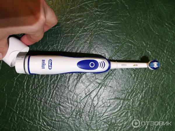 Электрическая зубная щетка Oral-B BRAUN фото