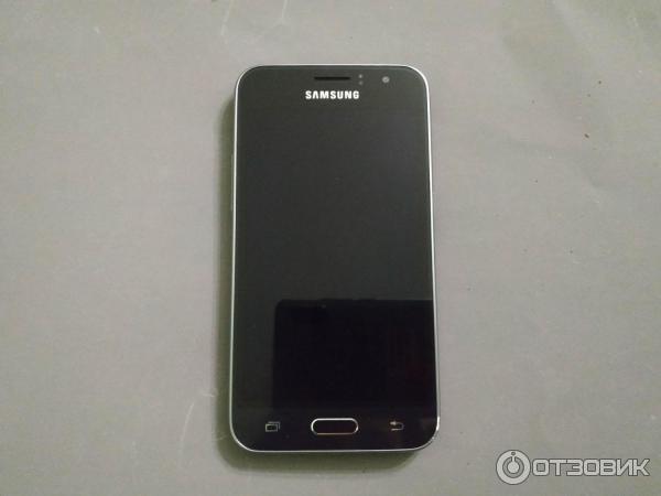 Смартфон Samsung Galaxy J1 фото