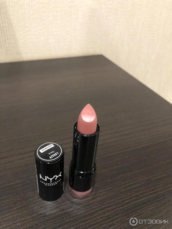 Губная помада NYX Extra Creamy Round Lipstick фото