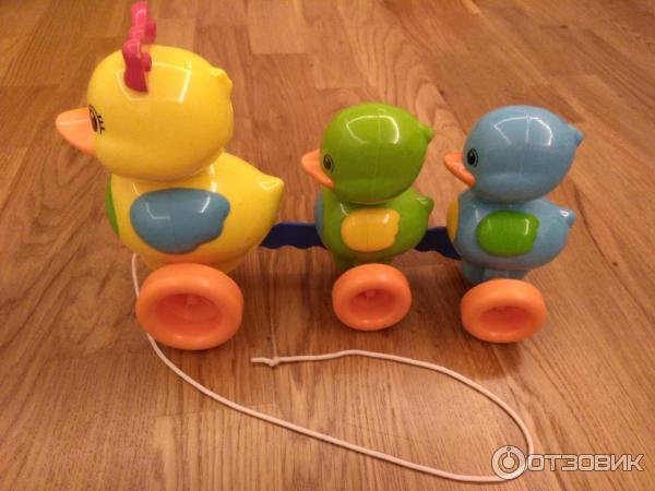 Игрушка-каталка Tomy Семейство уточек фото