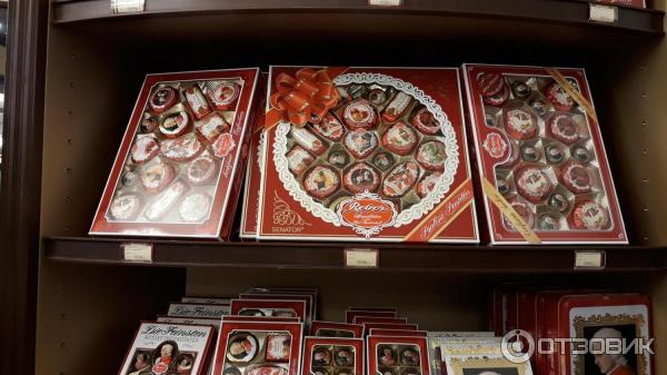 Гастроном 1 пирожные. Гум гастроном 1. Гастроном 1 москва гум. Торты в гастрономе 1 в гуме. Гум конфеты.