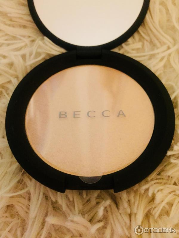 Пудра-хайлайтер Becca Shimmering Skin Perfector Pressed фото