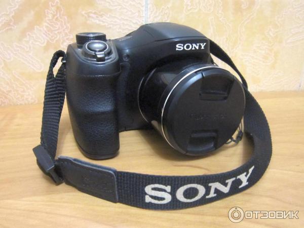 Цифровой фотоаппарат Sony Cyber-shot DSC-H200